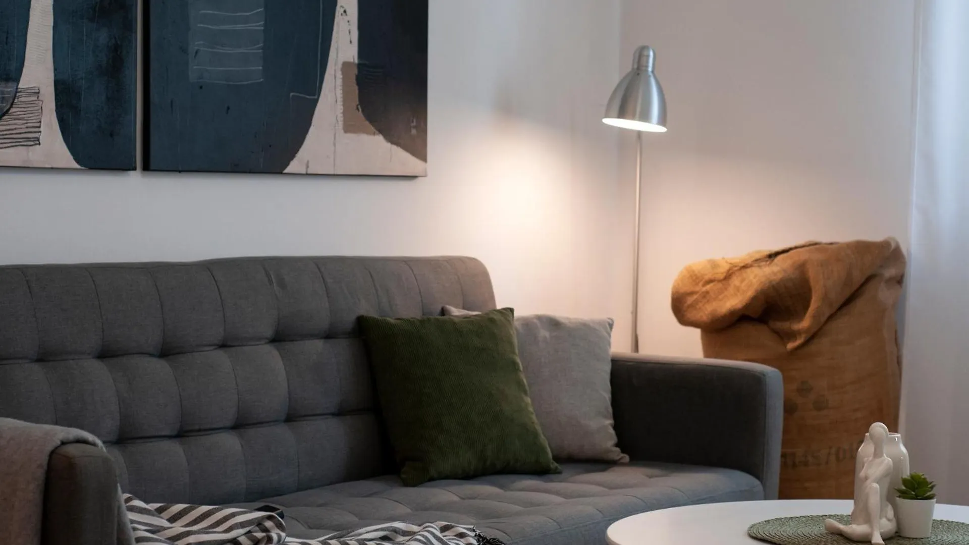 Centar White Apartment 풀라 0*,  크로아티아