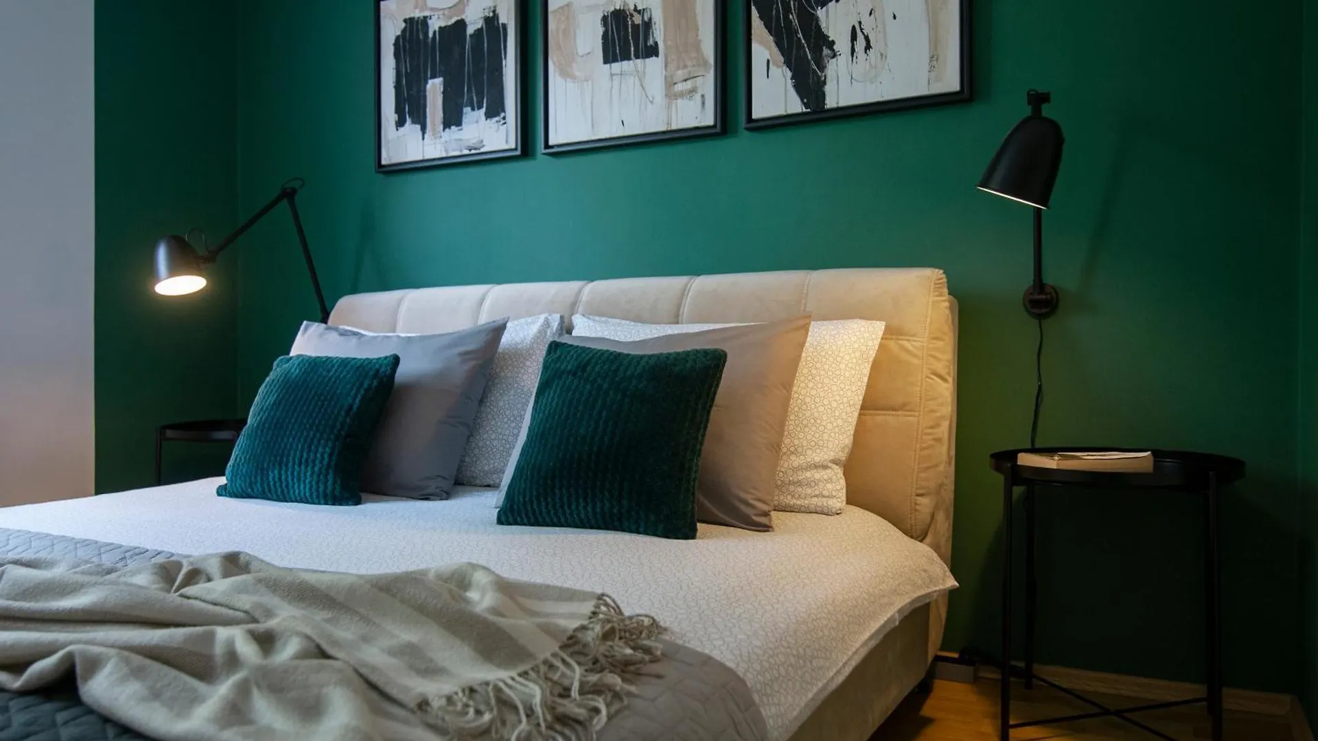 Centar White Apartment 풀라