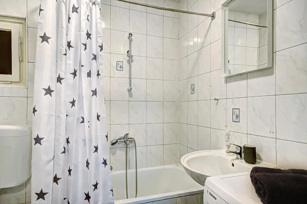 Centar White Apartment 풀라